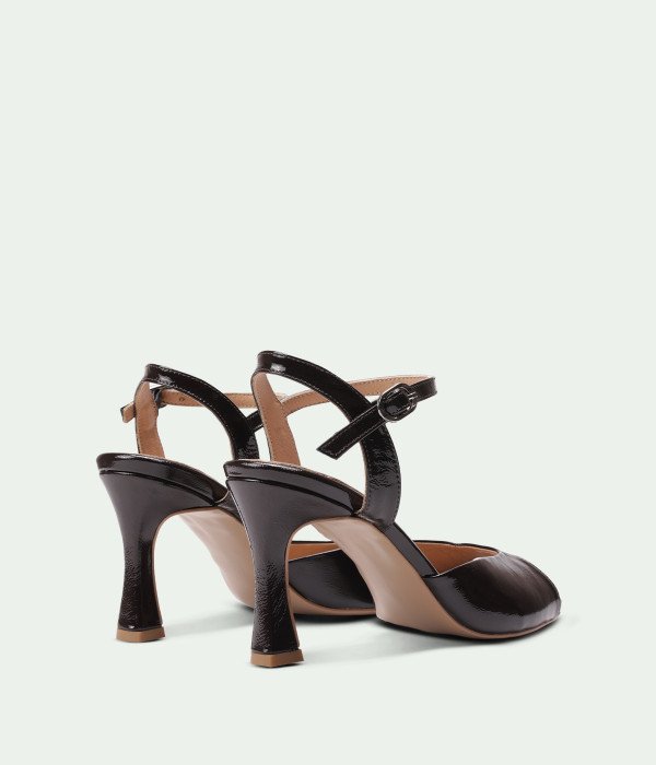 Takt Brown Rugan