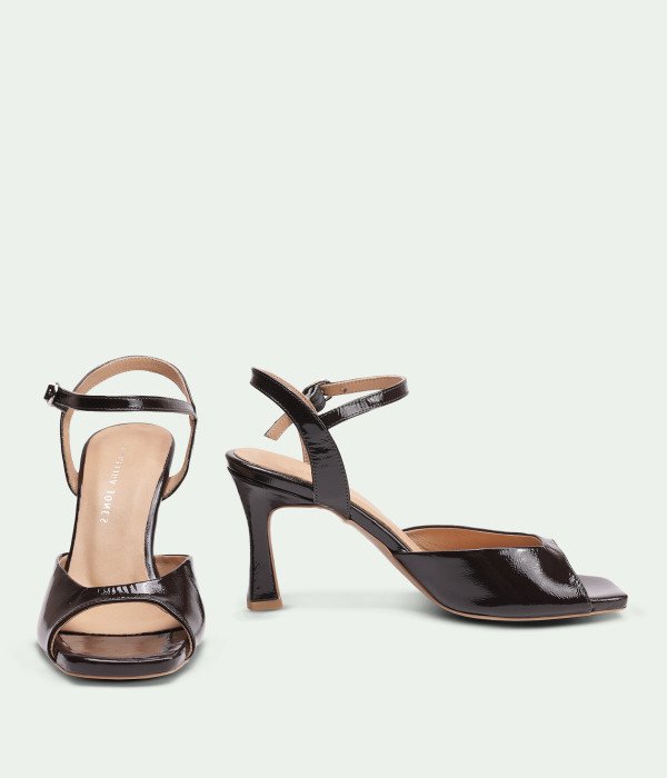 Takt Brown Rugan