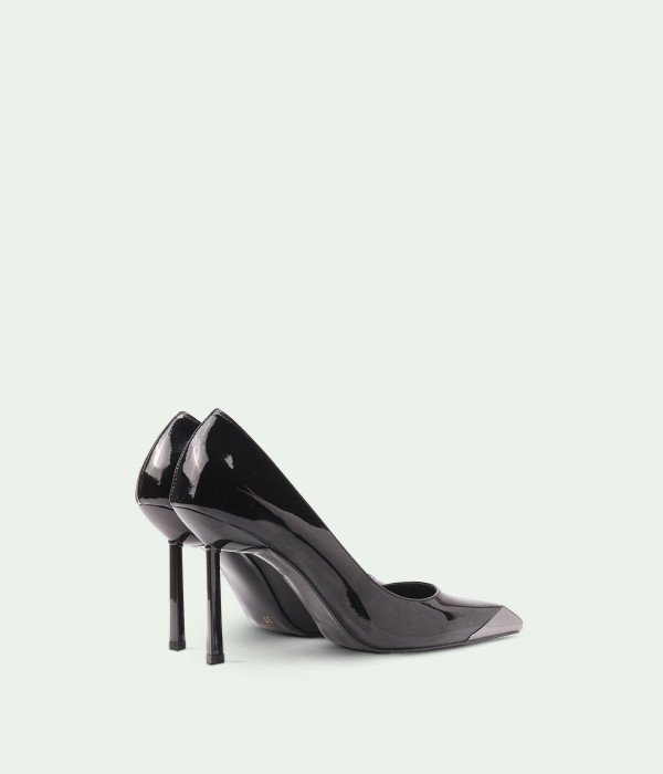 Cavellora Black Rugan