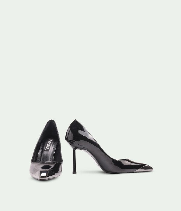 Cavellora Black Rugan