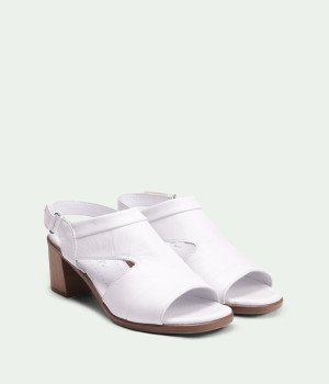 Zanira White