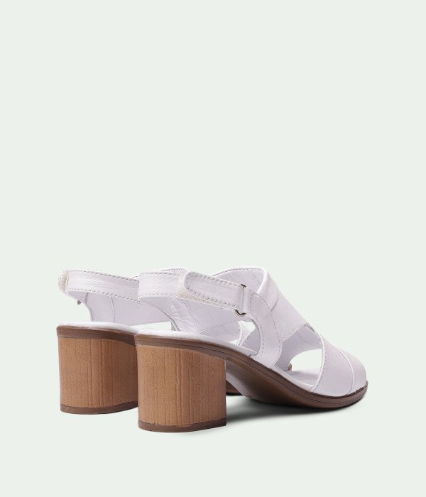 Zanira White