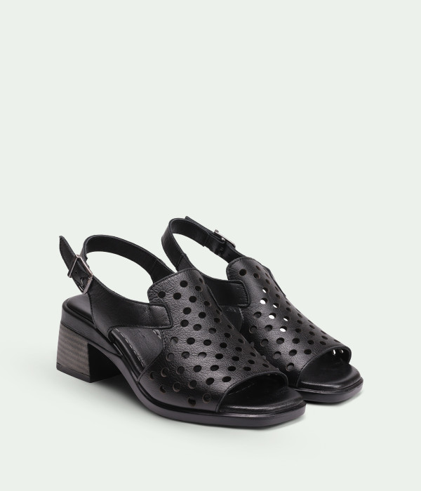 Ravelle Black