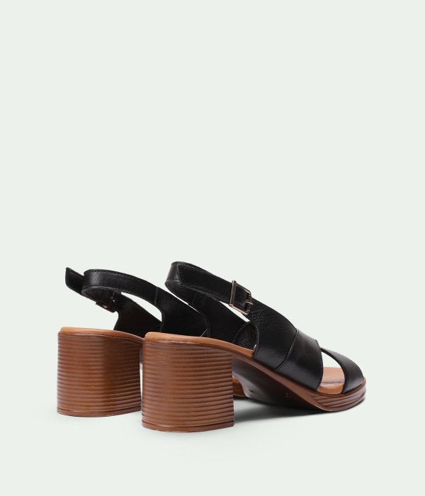 Stravia Black
