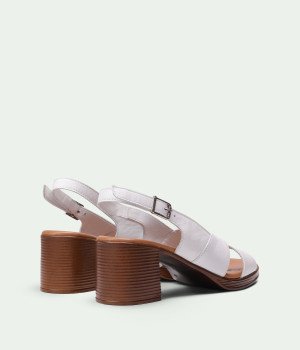 Stravia White