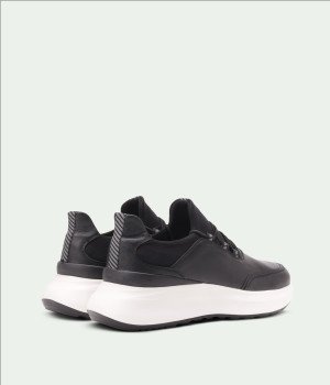 Yarvoni Derano Black