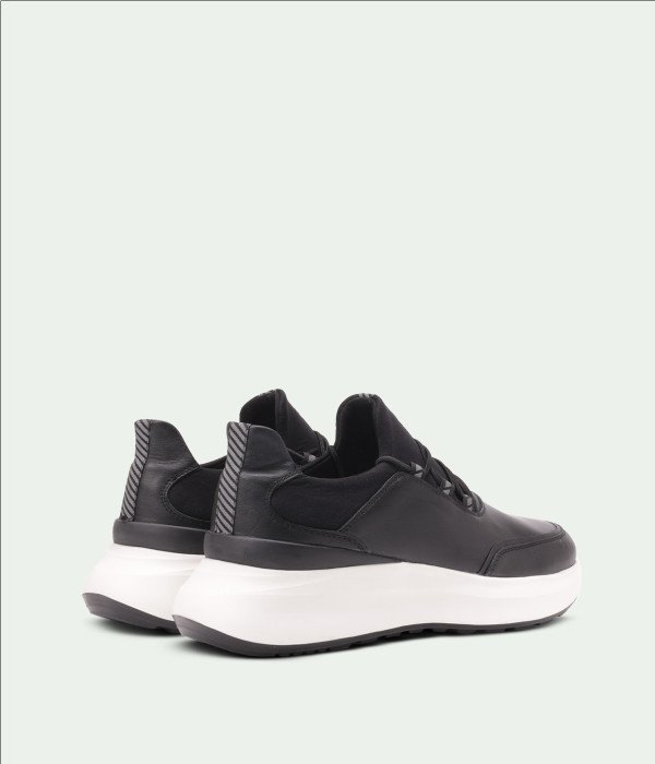 Yarvoni Derano Black