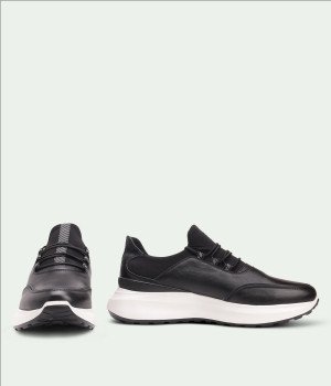 Yarvoni Derano Black