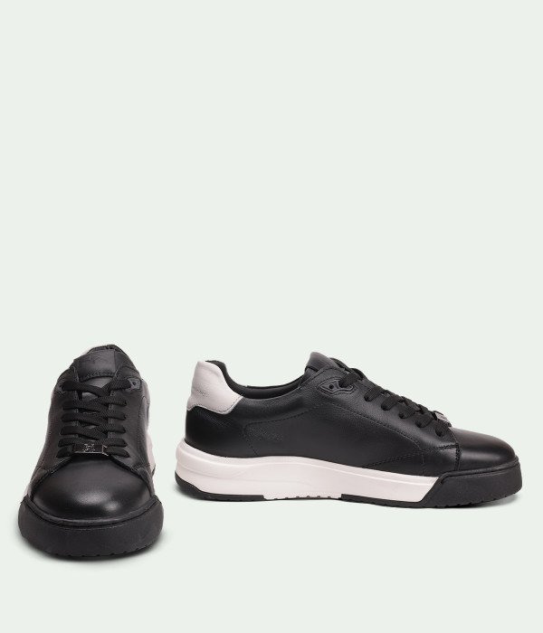Astor Black