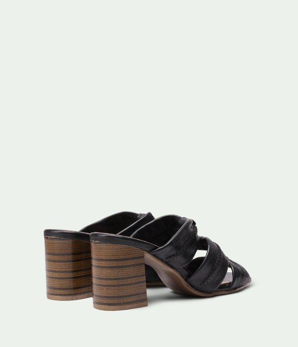 Sorelle Black