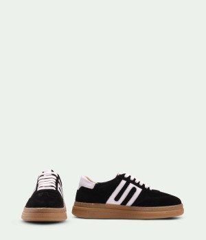 Arvelli Style Black Suede