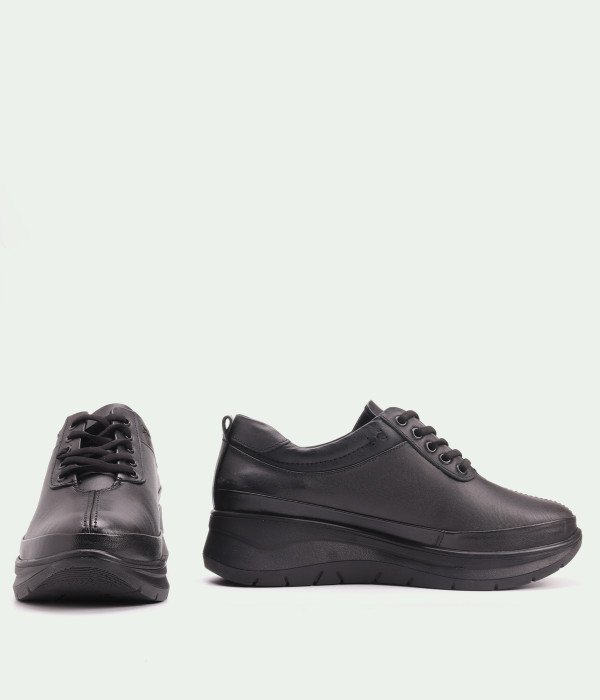 Novessia Clairmont Black