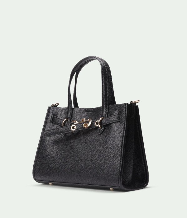 Jolie Black