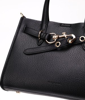 Jolie Black