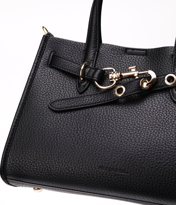Jolie Black