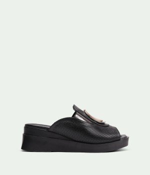 Nirelle Black