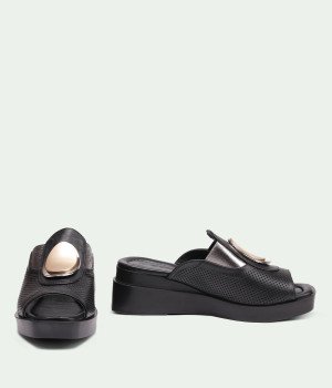 Nirelle Black