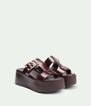 Monvera Brown