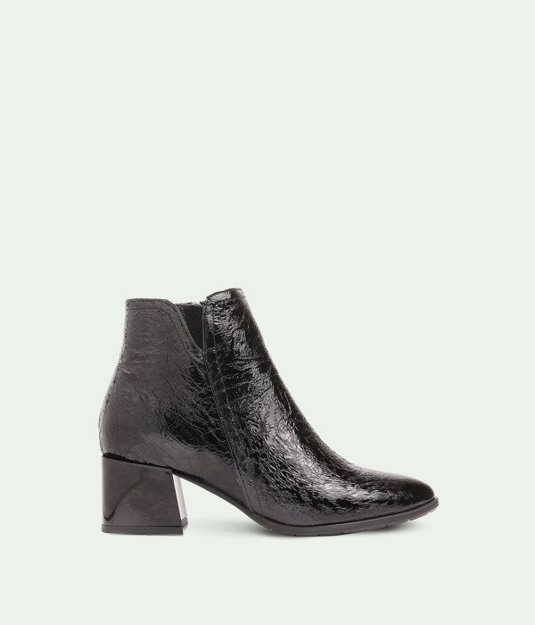 Neravelle Estoire Black Rugan