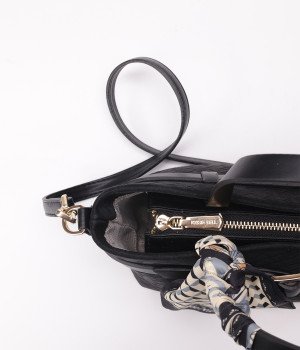 Vellura Black