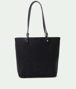 Finesse Black