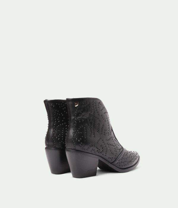 Carvesso Lunea Black