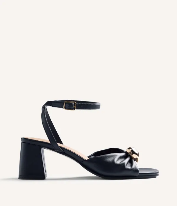 Vivienne Black Vivienne Black