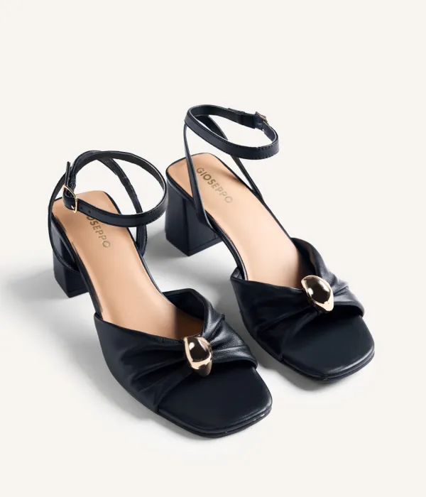 Vivienne Black Vivienne Black