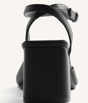 Vivienne Black Vivienne Black