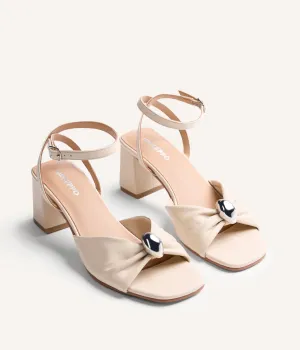 Vivienne White Vivienne White